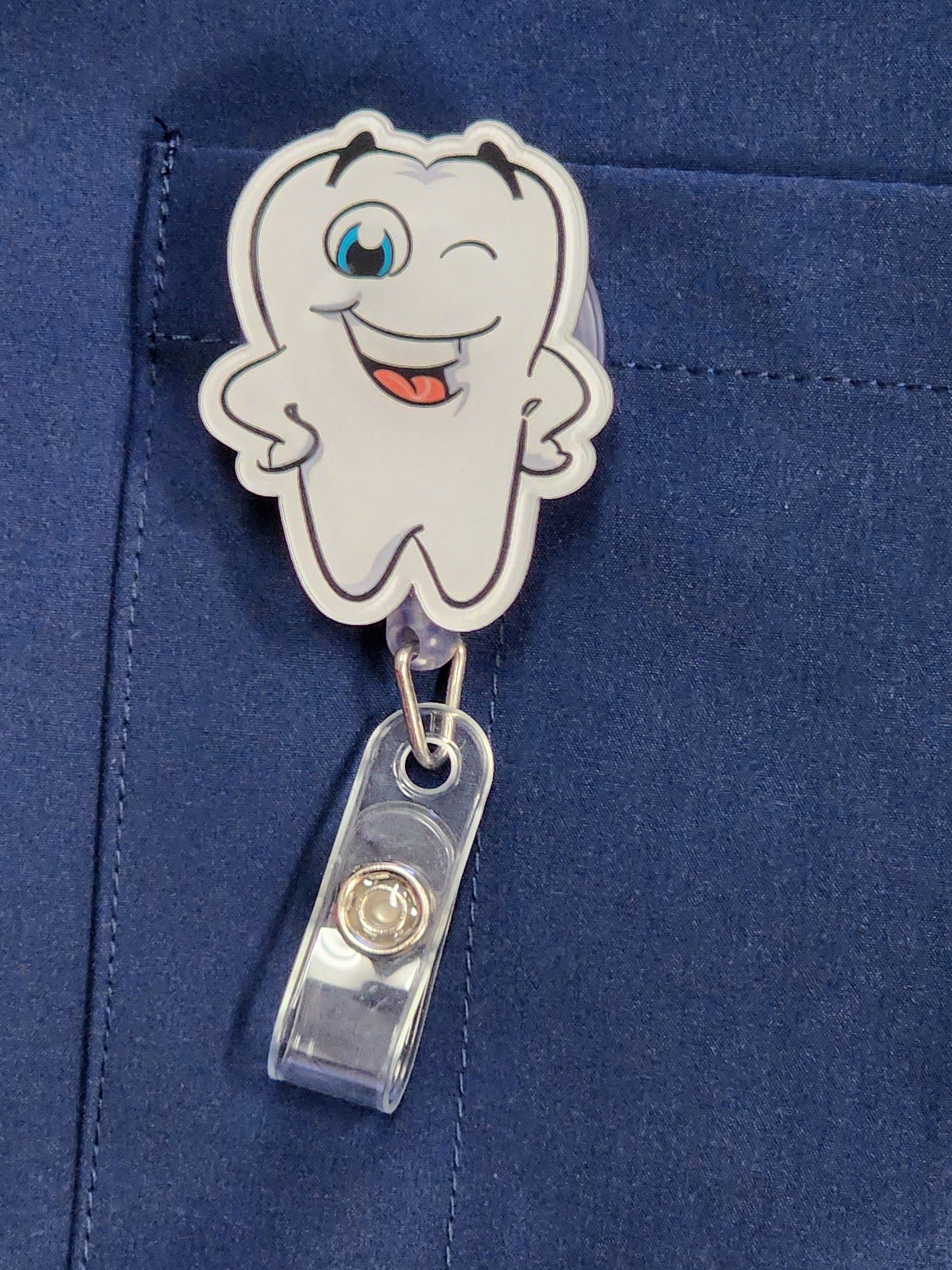 TOOTH ID BADGE/NAME TAG HOLDER